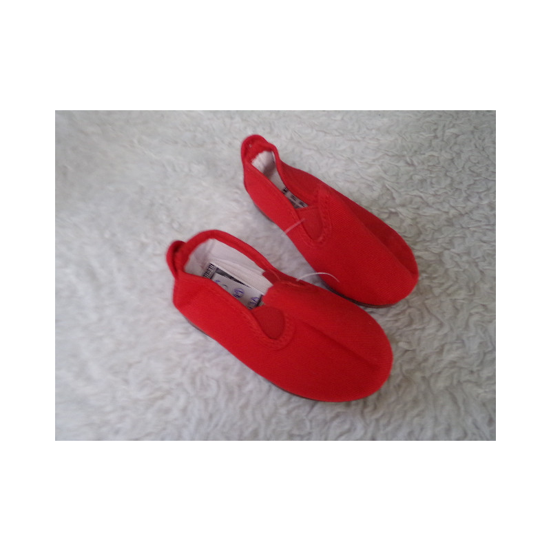 Zapatilla roja n 19. Segunda mano