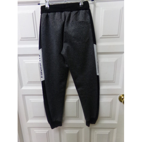 Pantalón chandal talla 9-10 años. Segunda mano