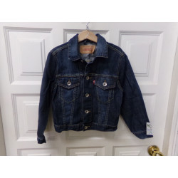 Cazadora vaquera talla 6 años. Segund amano