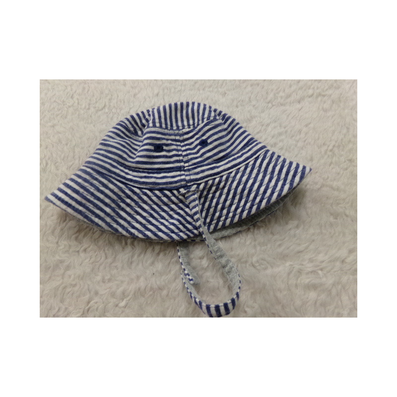 Gorrito Baby Gap talla 3-6 meses. Segunda mano