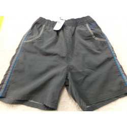 Pantalon corto talla 12 años. Segunda mano