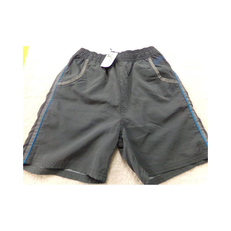 Pantalon corto talla 12 años. Segunda mano