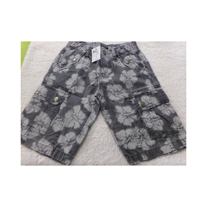 Pantalon corto talla 7-8 años. Segunda mano