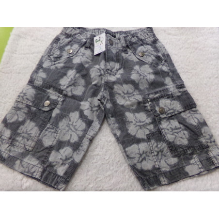 Pantalon corto talla 7-8 años. Segunda mano