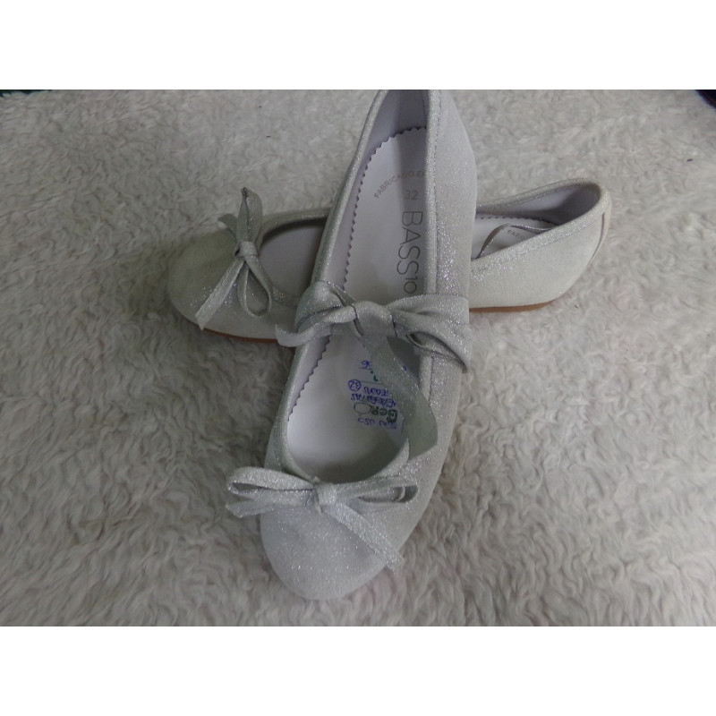 Merceditas plateadas N 32. Sin uso