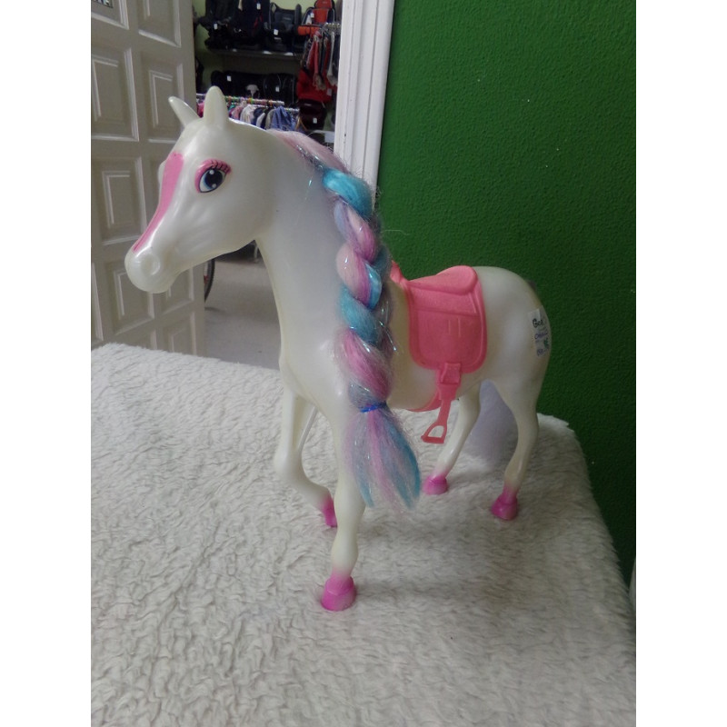 Caballo de juguete rosa. Segunda manno