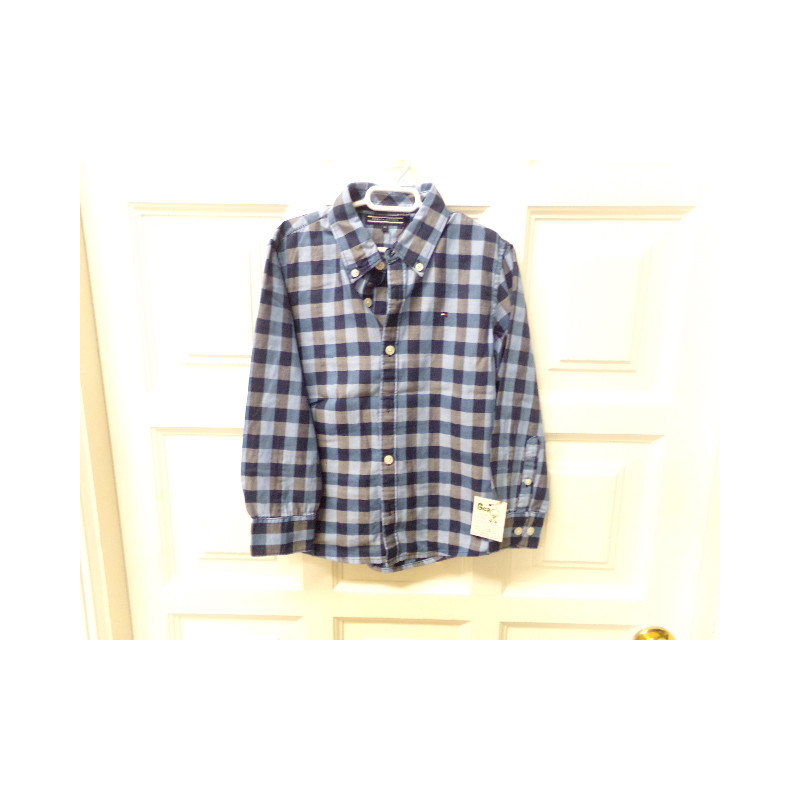 Camisa Tommy Hildfiger talla 5-6 años. Segunda mano