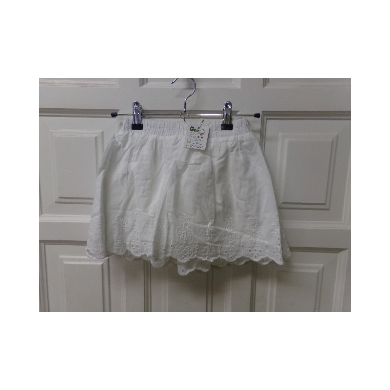 Falda blanca Talla 4-5 años. Segunda mano