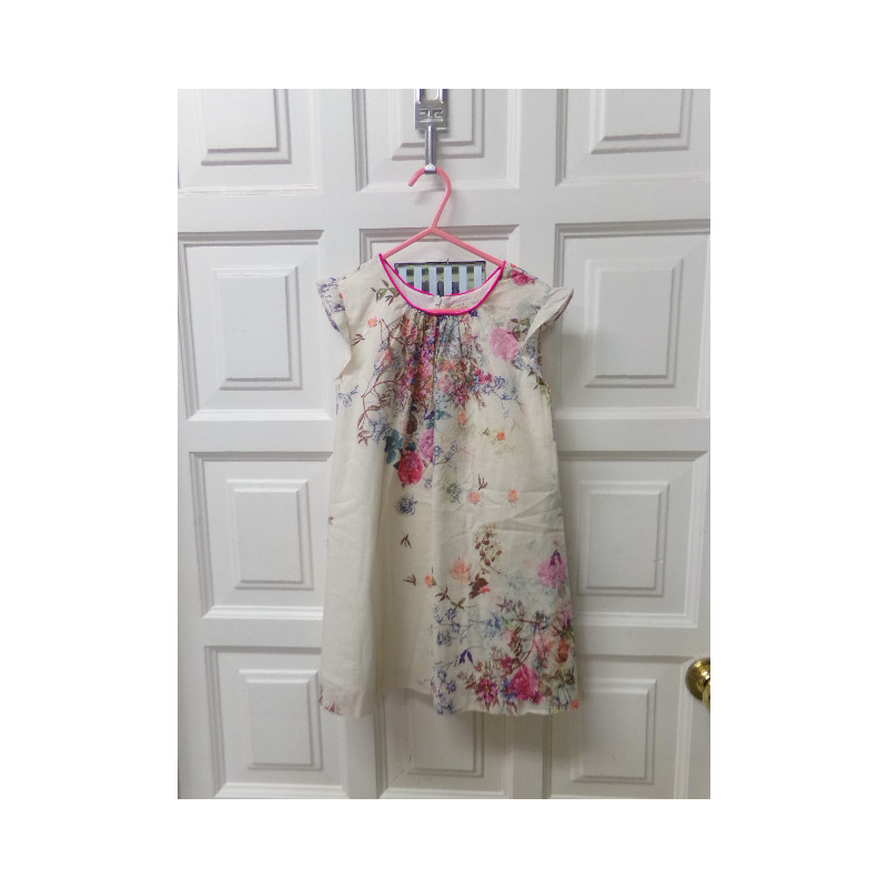 Vestido de Zara talla 5-6 años. Segunda mano