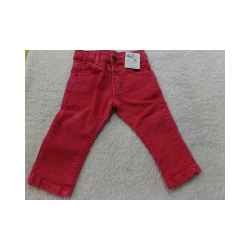 Vaquero Zara talla 6-9 meses. Segunda mano