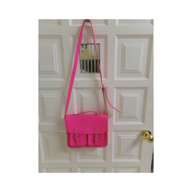 Bolso fucsia. Segunda mano