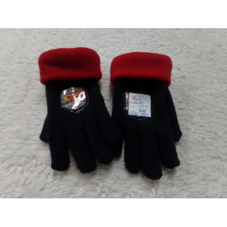 Guantes cars talla 4-5 años. Segunda mano