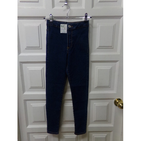 Vaquero elástico Zara talla 8 años. Seunda mano