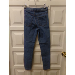 Vaquero elástico Zara talla 8-9 años. Segunda mano