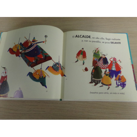 El desfile. Kalandraca. Segunda mano