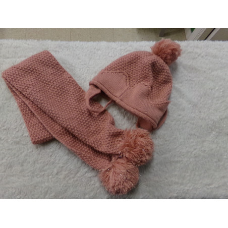 Gorro y bufanda talla 4-6 años. Segunda mano