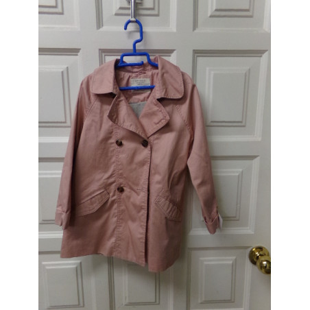 Gabardina Zara talla 6-7 años. Segunda mano