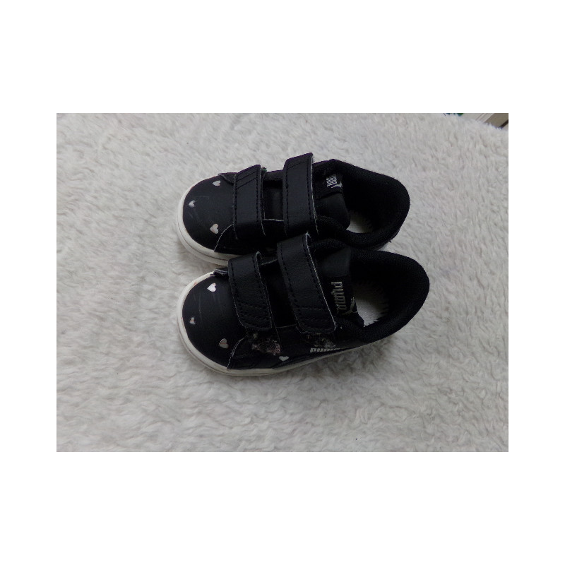 Tenis Puma N 21. Negro. Segunda mano