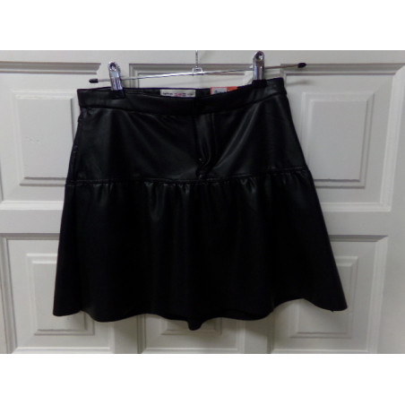 Falda polipiel talla 13-14 años. Segunda mano
