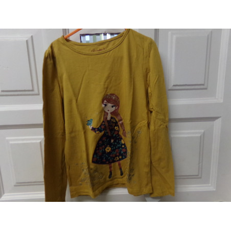 Camiseta mostaza talla 8 años. Segund amano