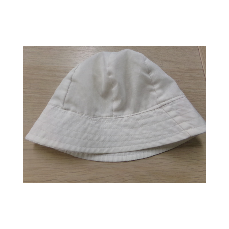 Gorrito talla 18 meses. Segunda mano