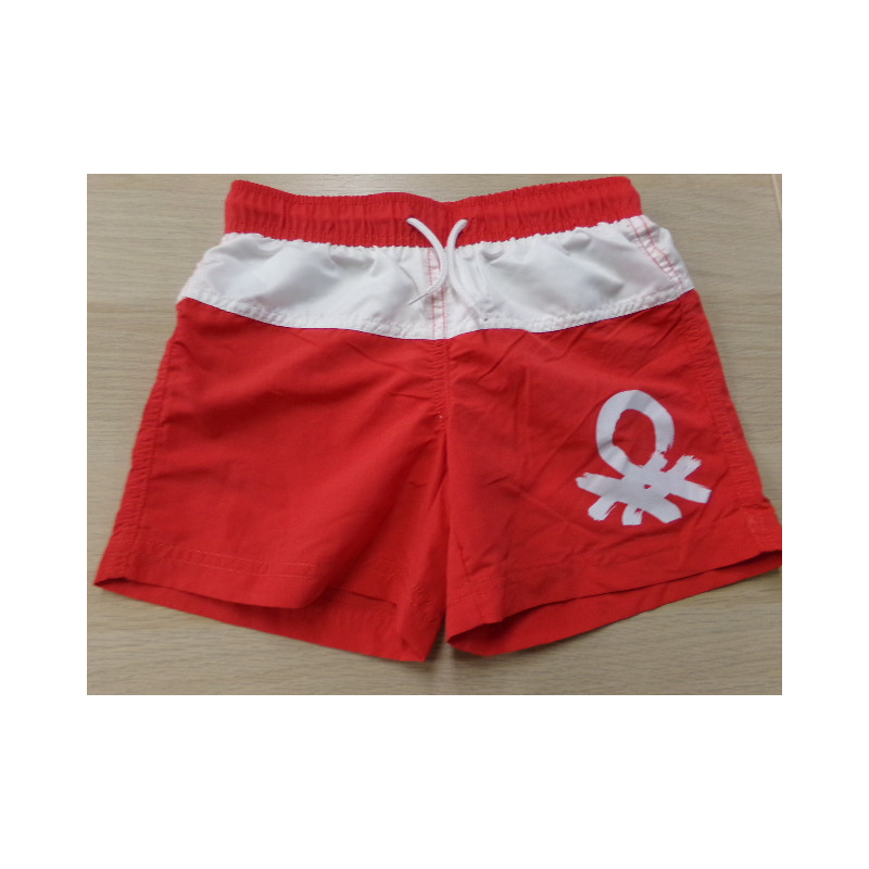 Bañador talla 6-7 años. Benetton. A estrenar