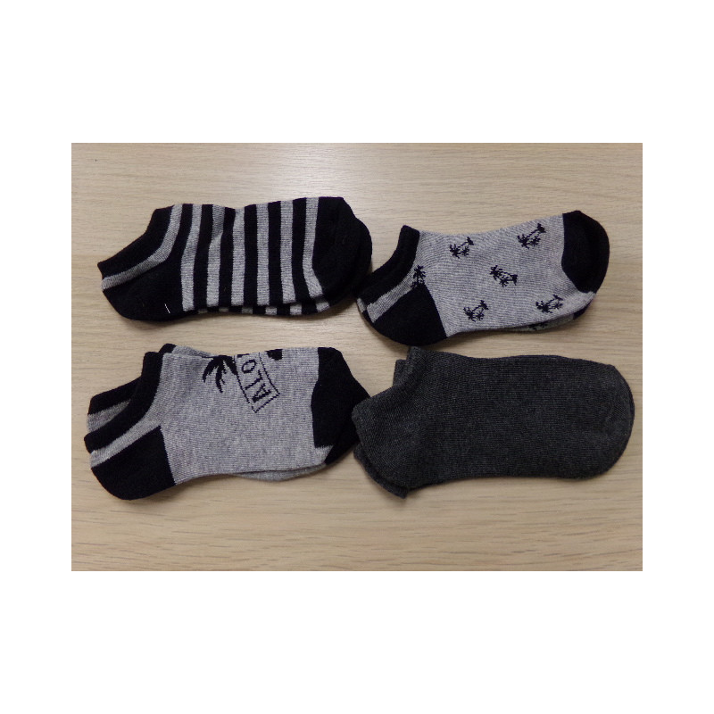 4 pares de calcetines 32/34. Sin uso