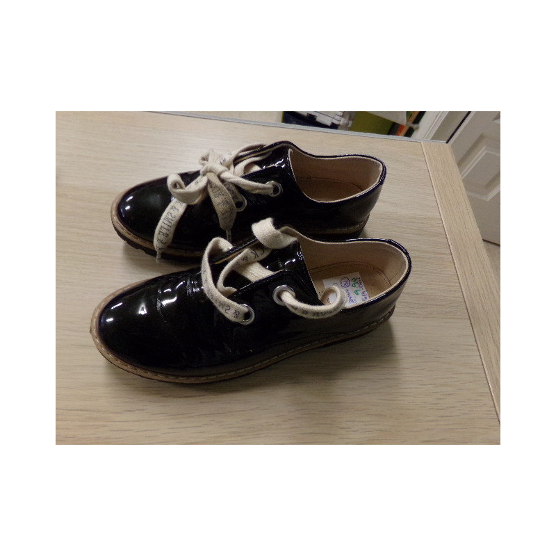 Zapato charol N 31.Segunda mano