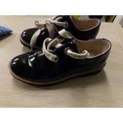 Zapato charol N 31.Segunda mano