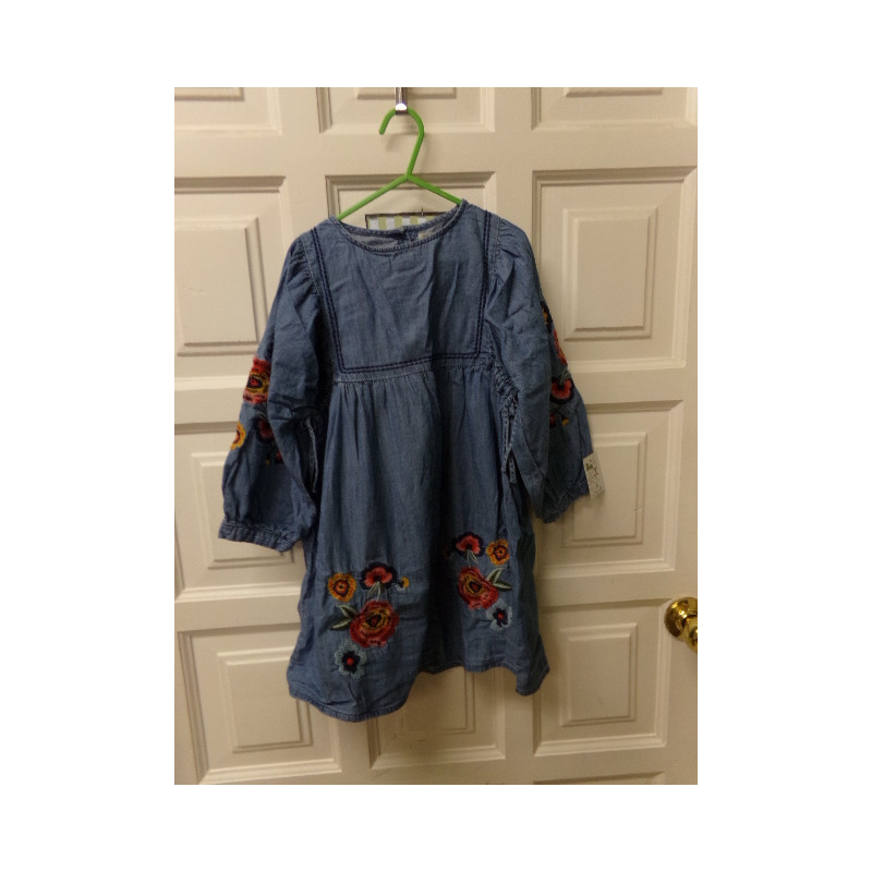 Vestido Zara talla 7 años. Segunda mano