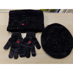 Conjunto de cuello, gorra y guantes. Talla 8 años. A estrenar