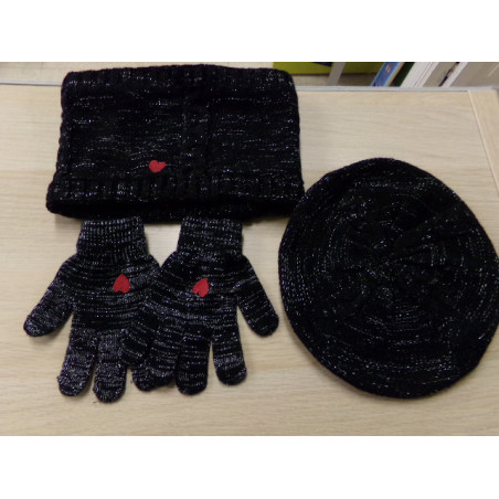 Conjunto de cuello, gorra y guantes. Talla 8 años. A estrenar