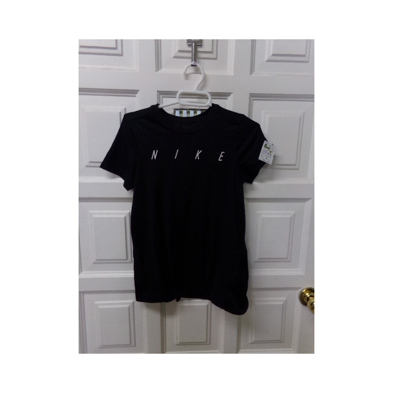 Camiseta Nike talla 10-12 años. Segunda mano