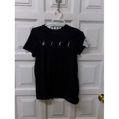 Camiseta Nike talla 10-12 años. Segunda mano