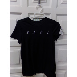 Camiseta Nike talla 10-12 años. Segunda mano