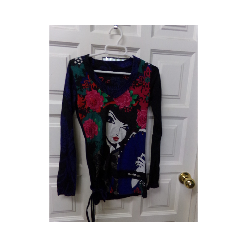 Camiseta Desigual talla 12-14 años. Segunda mano