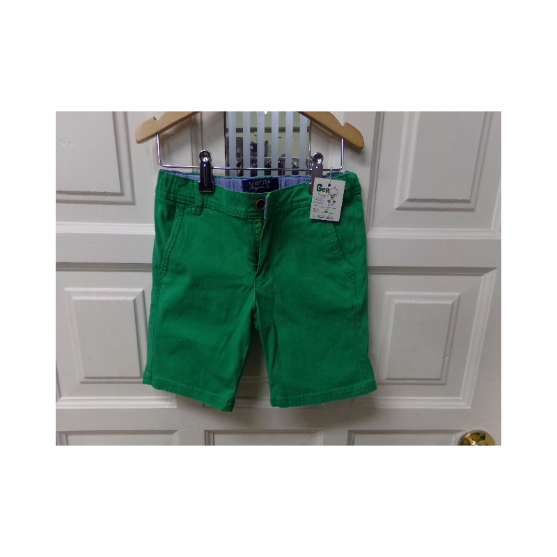 Pantalon corto Mayoral talla 6 años. Segund amano