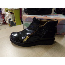 Botines charol N 32. Segunda mano