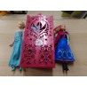 Armario con muñecas Anna y Elsa. Segunda mano