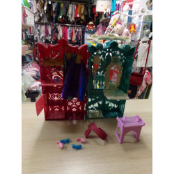 Armario con muñecas Anna y Elsa. Segunda mano