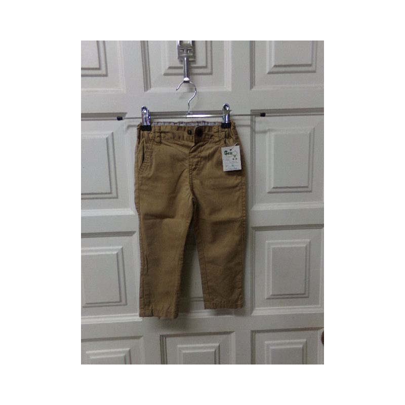 Pantaolon camel talla 12-18 meses. Segunda mano
