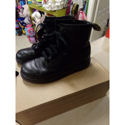 Botas negras N 36. Segunda mano