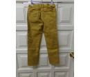 Pantalon mostaza talla 5-6 años. Segunda mano