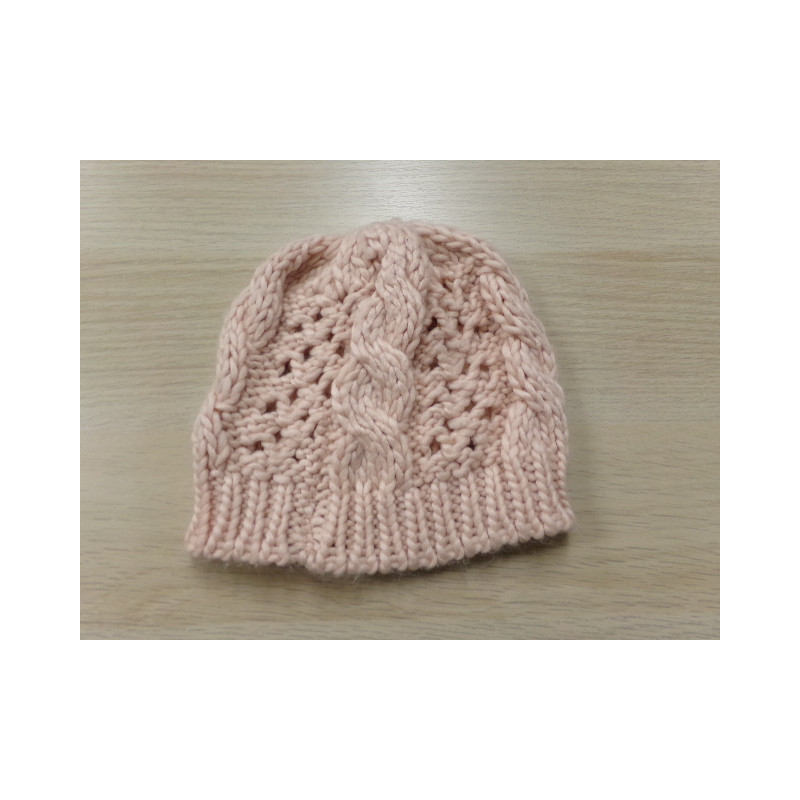 Gorrito de punto rosa talla 2 años. Segunda mano